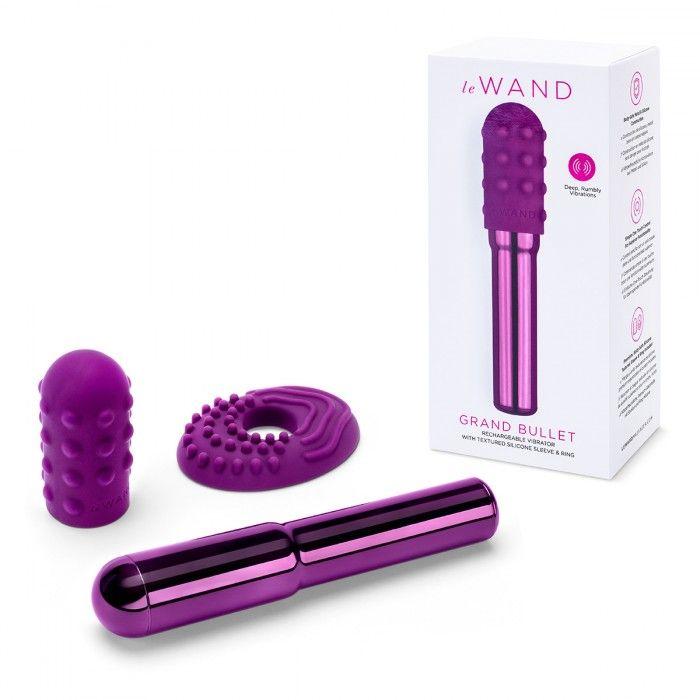Фиолетовый жезловый вибратор Le Wand Grand Bullet с двумя нежными насадками